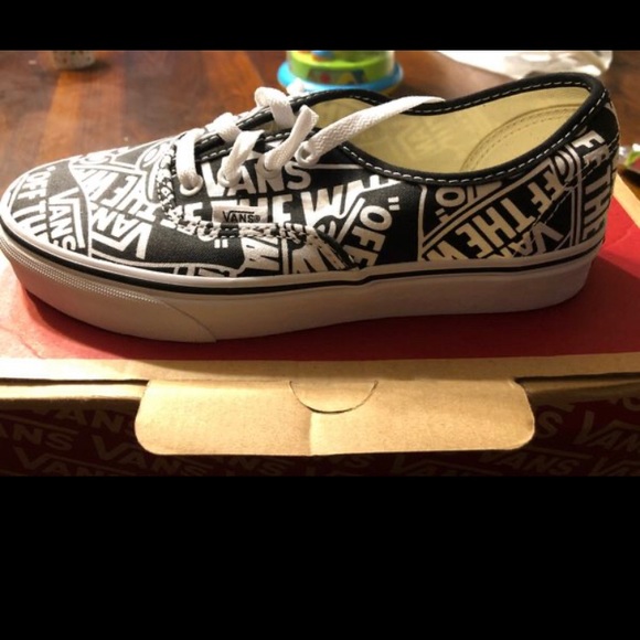 White and Black vans - Picture 2 of 3